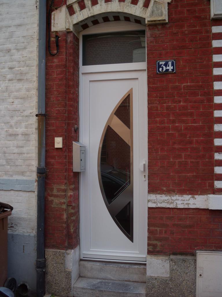 Porte PVC avec panneau décoratif