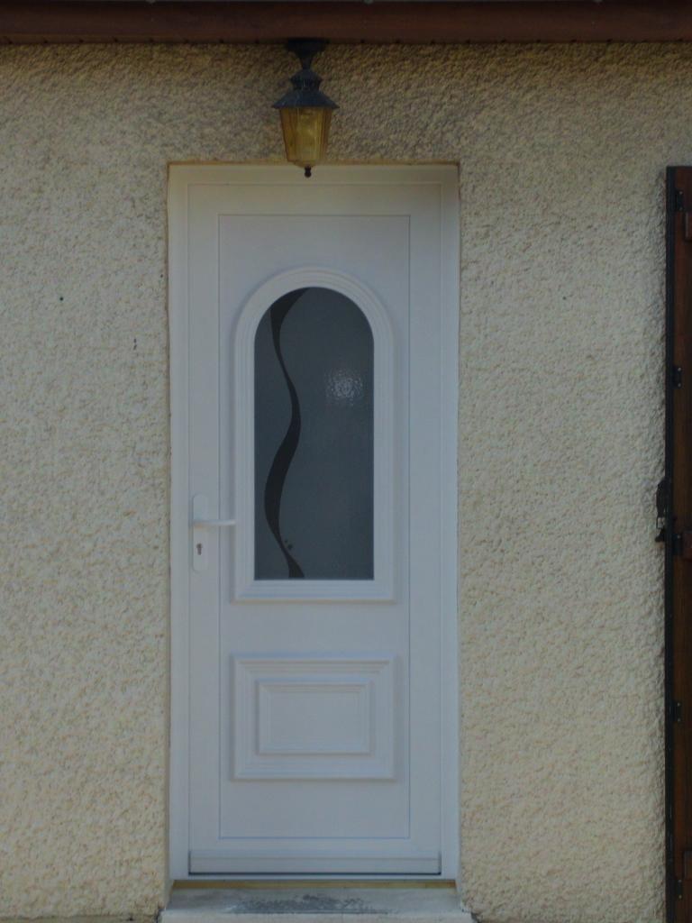 Porte d'entrée PVC avec panneau décoratif